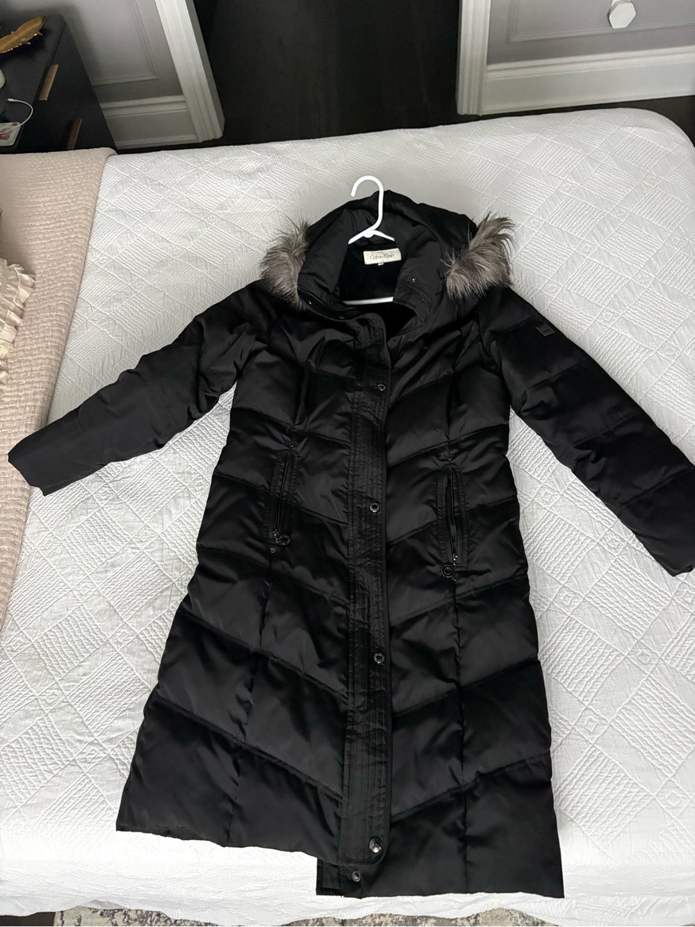 Calvin Klein Women’s Black Puffer Coat with Faux Fur Trim
